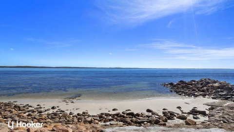 Yacaaba Beautiful Waterfront Location - Tourism Brisbane 3
