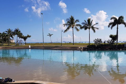 WHITSUNDAY Spacious & Comfortable Moments From Picturesque Boardwalk - Tourism Brisbane 1