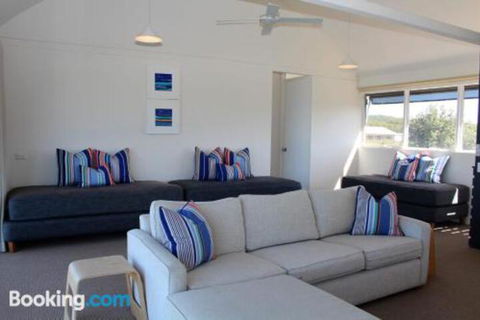 BARANBALEE WEEKLY ONLY - Brisbane 4u 1