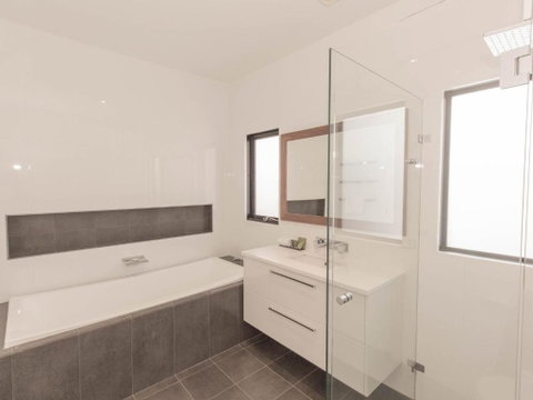 26 Twynam Street - Brisbane Tourism 2