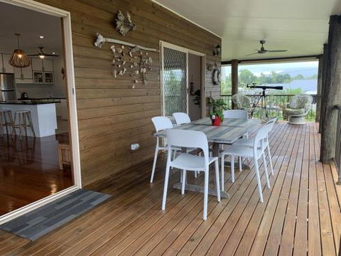 Ocean Breeze - Tourism Brisbane 1