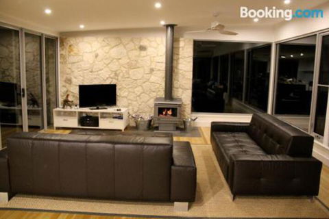 DEstrees Bay Beach House - Brisbane Tourism 2