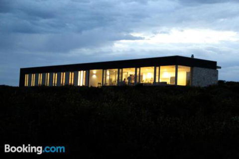 DEstrees Bay Beach House - Brisbane Tourism 0