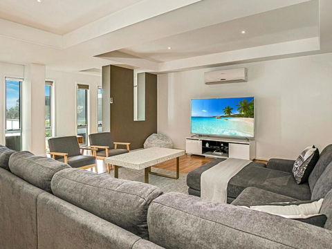 Saltwater Haven - Brisbane 4u 4