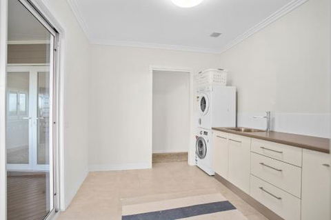 Coastal Retreat - Tourism Brisbane 6