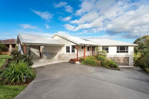 Coastal Retreat - Tourism Brisbane 0