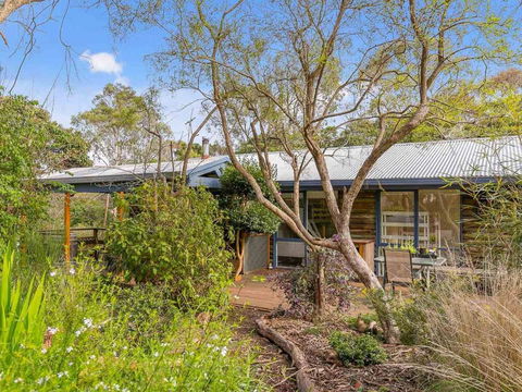 Hakea Bush Cabin - Tourism Brisbane 6
