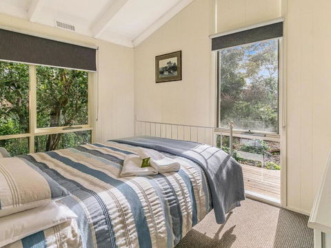 Hakea Bush Cabin - Tourism Brisbane 3