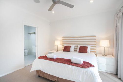 Aegean On The Beach - Tourism Brisbane 1