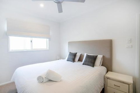 Aegean On The Beach - Tourism Brisbane 3