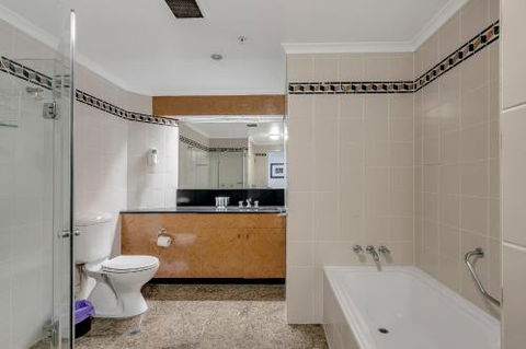 DREAM HARBOUR VIEW 2 BRM / GYM POOL & PARKING - Tourism Brisbane 5