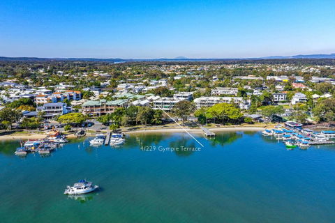 Panoramic River & Ocean Views Noosaville - Brisbane 4u 6