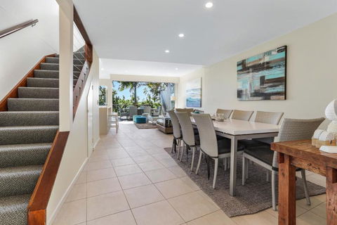 The Peachy Life Sunshine Beach - Tourism Brisbane 2