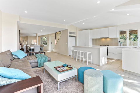 The Peachy Life Sunshine Beach - Tourism Brisbane 1
