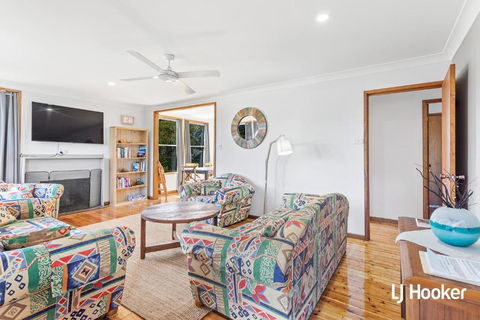 Cromarty Cottage 900m From Birubi Beach - Tourism Brisbane 1