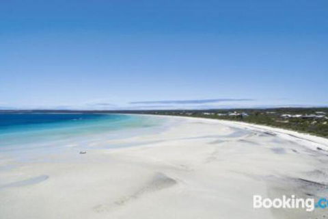 A One One Two At Island Beach - Brisbane 4u 0