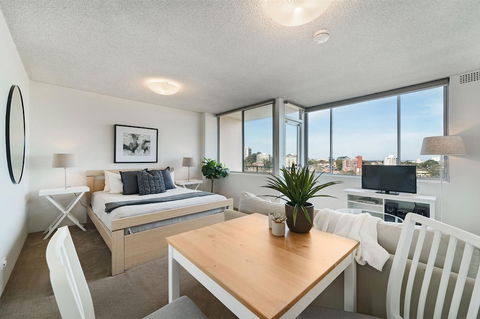 Bright And Sunny Studio Apartment - Tourism Brisbane 1