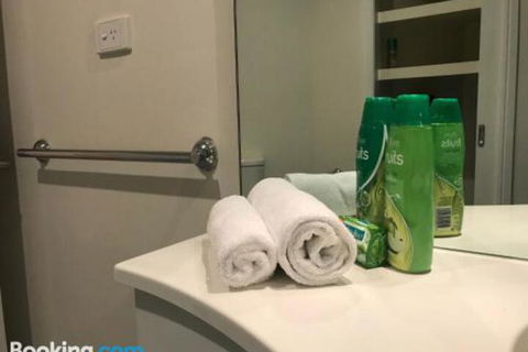 Townsville Strand Lighthouse Apartment 3 - Tourism Brisbane 2