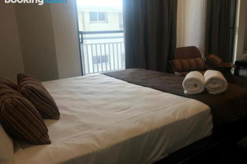 Townsville Strand Lighthouse Apartment 3 - Tourism Brisbane 3