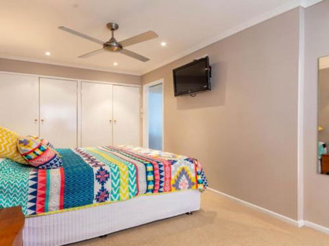 Dog Lovers Retreat Beachmere - Tourism Brisbane 6