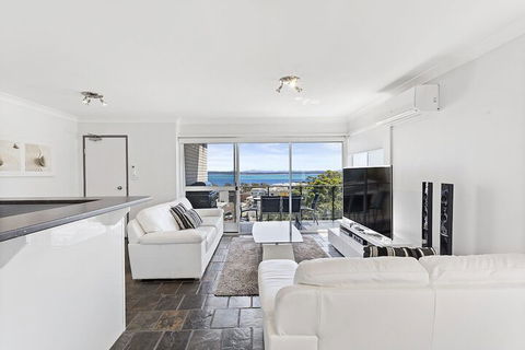 Sunset Towers 14 / 25 Donald Street - Tourism Brisbane 6