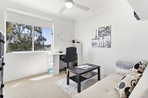 Sunset Towers 14 / 25 Donald Street - Tourism Brisbane 5