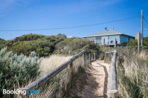 Anchor Beachfront Retreat - Tourism Brisbane 2
