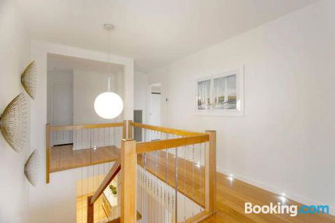 Anchor Beachfront Retreat - Tourism Brisbane 0