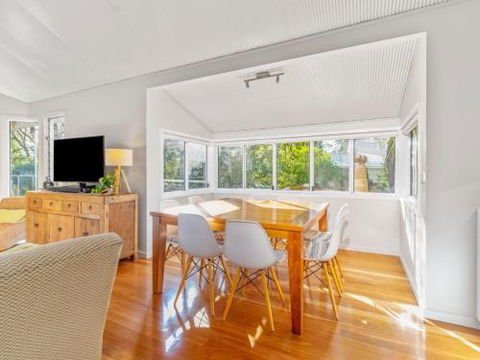 Iluka At Hyams Beach 4pm Check Out Sundays - Tourism Brisbane 1