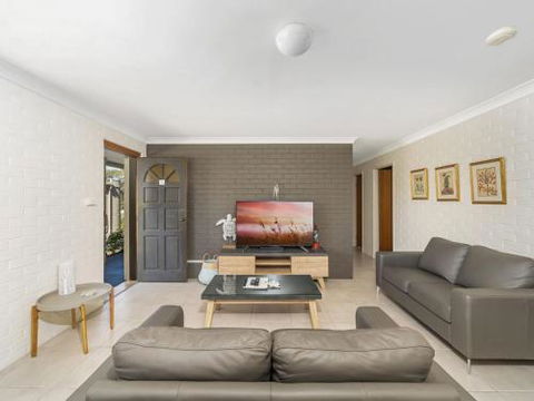 Sandals At The Bay Downstairs 4pm Check Out Sundays - Tourism Brisbane 2