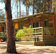 Lakes Entrance Log Cabins - Tourism Brisbane
