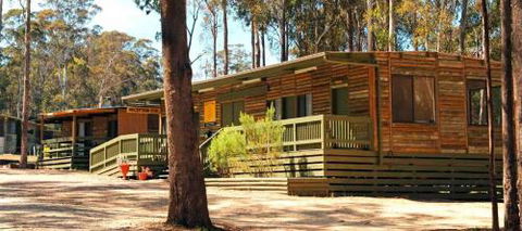 Lakes Entrance Log Cabins - Tourism Brisbane 0