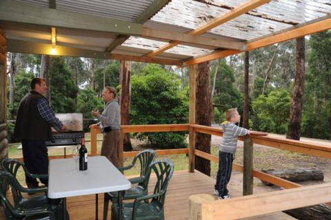 Lakes Entrance Log Cabins - Tourism Brisbane 2