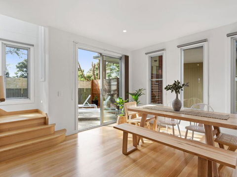 NORMANBY Coastal FREE WIFI & NETFLIX - Brisbane Tourism 1