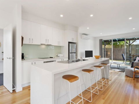 NORMANBY Coastal FREE WIFI & NETFLIX - Brisbane Tourism 2