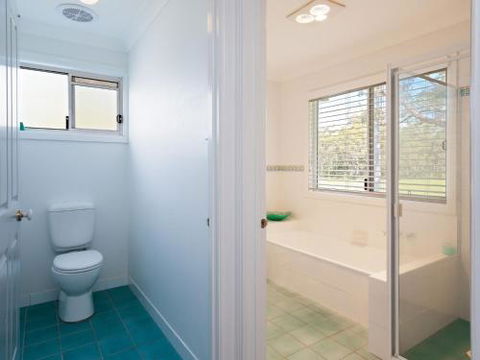 8a Foreshore Drive Ducted Air & Boat Parking - Tourism Brisbane 1