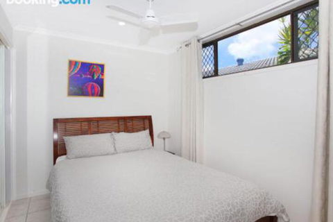 Schirrmann 56 Four Bedroom Home On Canal With Pool Pontoon Aircon & WiFi! - Brisbane 4u 4