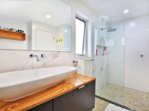 Arklow I Pet Friendly With Ocean Views - Tourism Brisbane 1