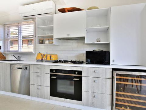 Arklow I Pet Friendly With Ocean Views - Tourism Brisbane 2