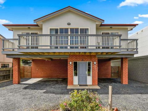 Beach House Phillip Island - Tourism Brisbane 3