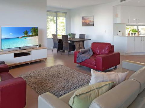 Sunshine Beach Retreat 3 Bedroom Family Apartment Wifi Netflix 2 Cars - Tourism Brisbane 1