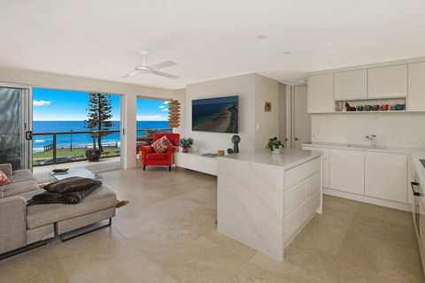 SPECTACULAR OCEAN FRONT Sounion6 - Tourism Brisbane 3