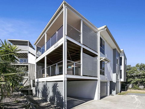 Drift Beach House - Tourism Brisbane 5