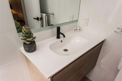Modern 1 Bedroom Apartment Near The River And The City - Tourism Brisbane 3