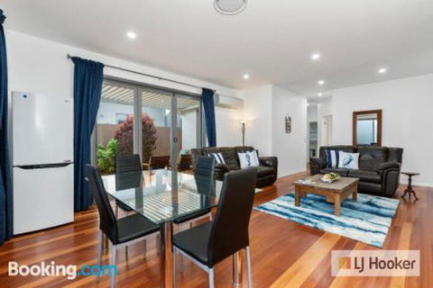 HIGH TIDES On ELLISTON - Brisbane 4u 2