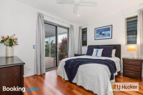HIGH TIDES On ELLISTON - Brisbane 4u 6