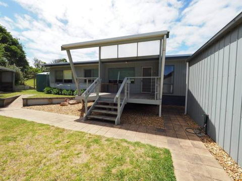 27 Beach Parade Sandy Point - Tourism Brisbane 0