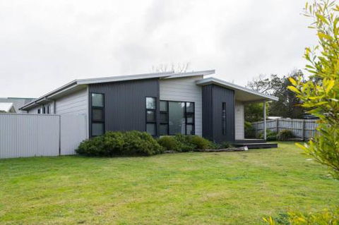 34 Ash Avenue Sandy Point - Tourism Brisbane 0