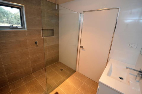 Iron Bark Chalet - Brisbane Tourism 3