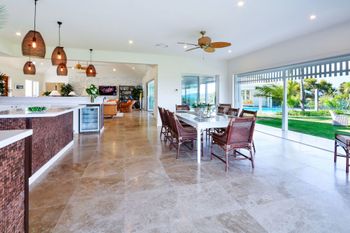 Whitehaven Luxury 5 Bedroom 5 Bathroom House Ocean View With 2 Golf Bu - Tourism Brisbane 1